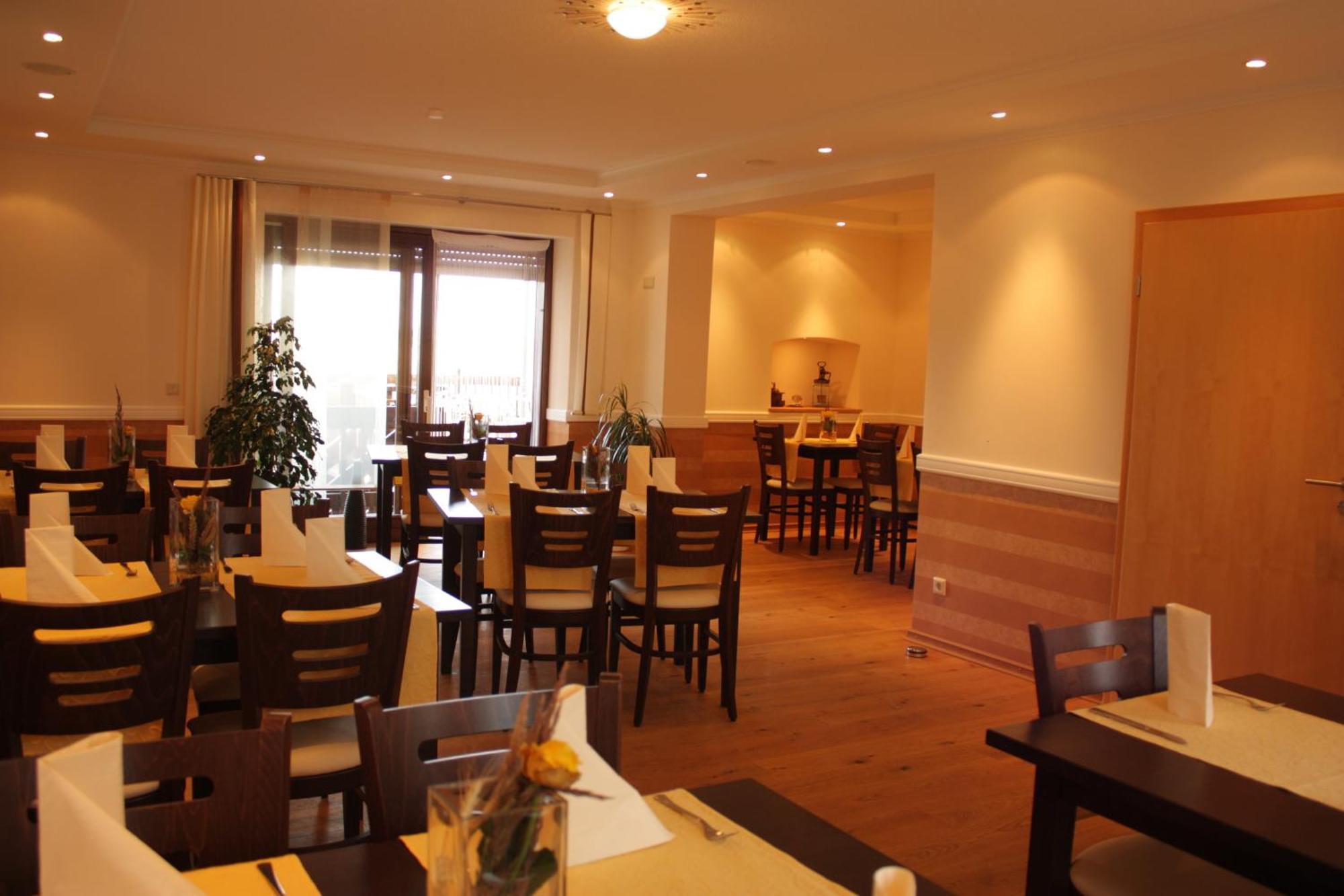 Landhotel Osswald Kirchheim am Ries Exterior photo