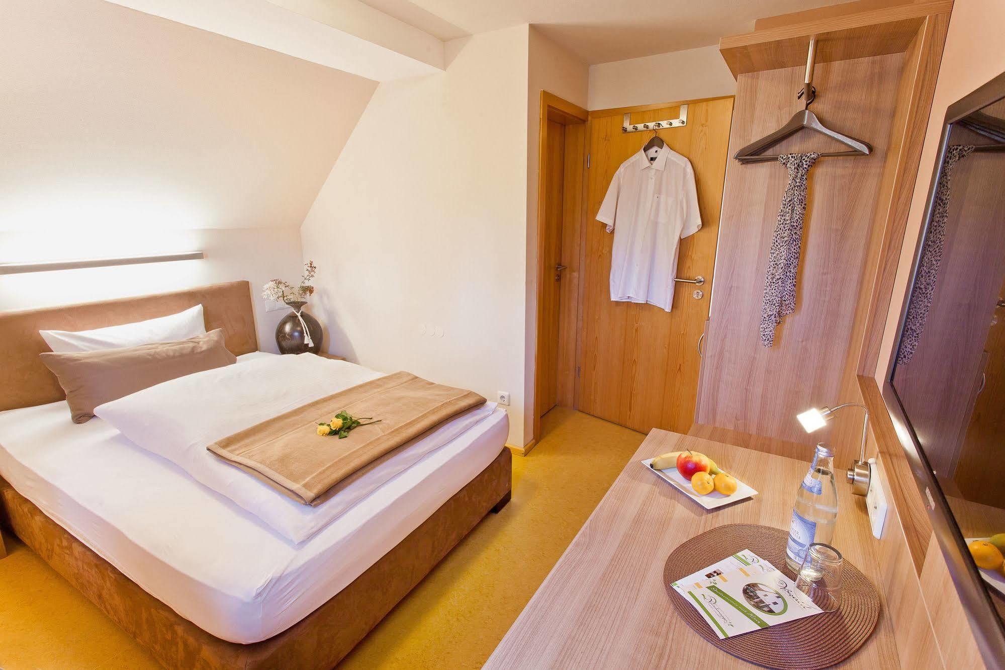 Landhotel Osswald Kirchheim am Ries Exterior photo