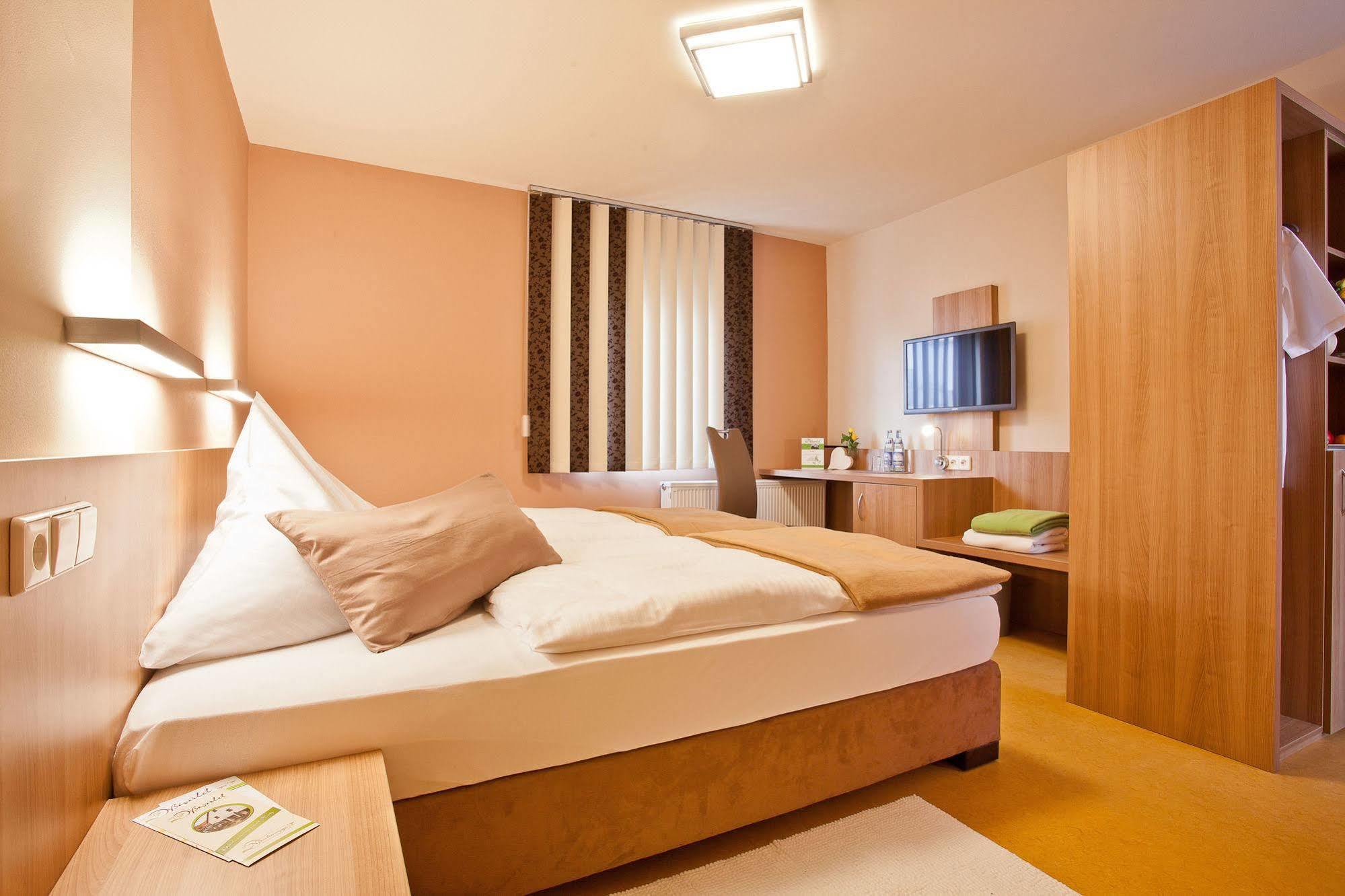 Landhotel Osswald Kirchheim am Ries Exterior photo
