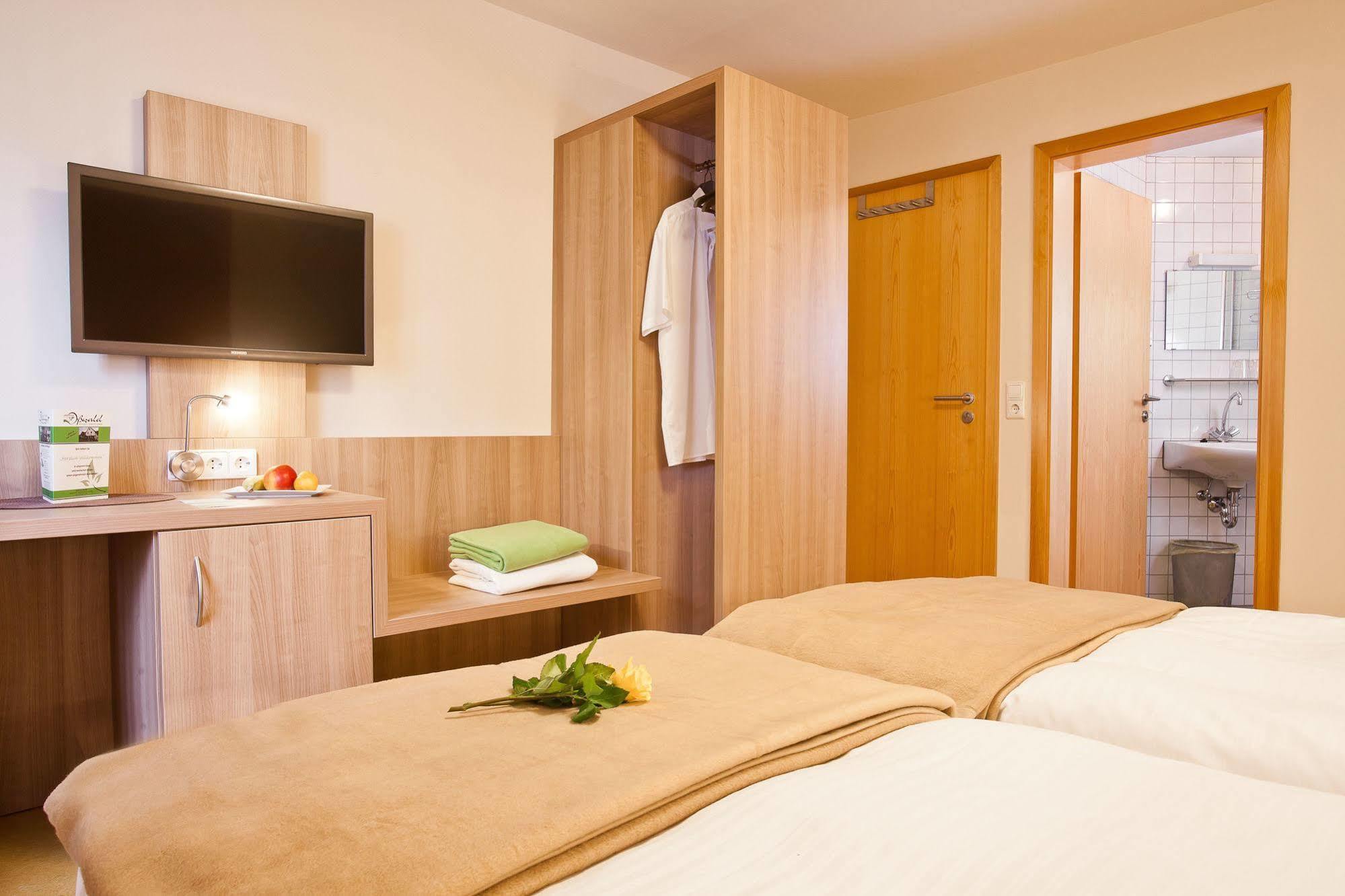 Landhotel Osswald Kirchheim am Ries Exterior photo